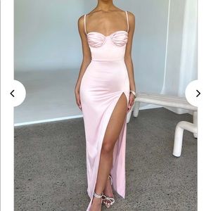 NEVER WORN PROM/FORMAL DRESS